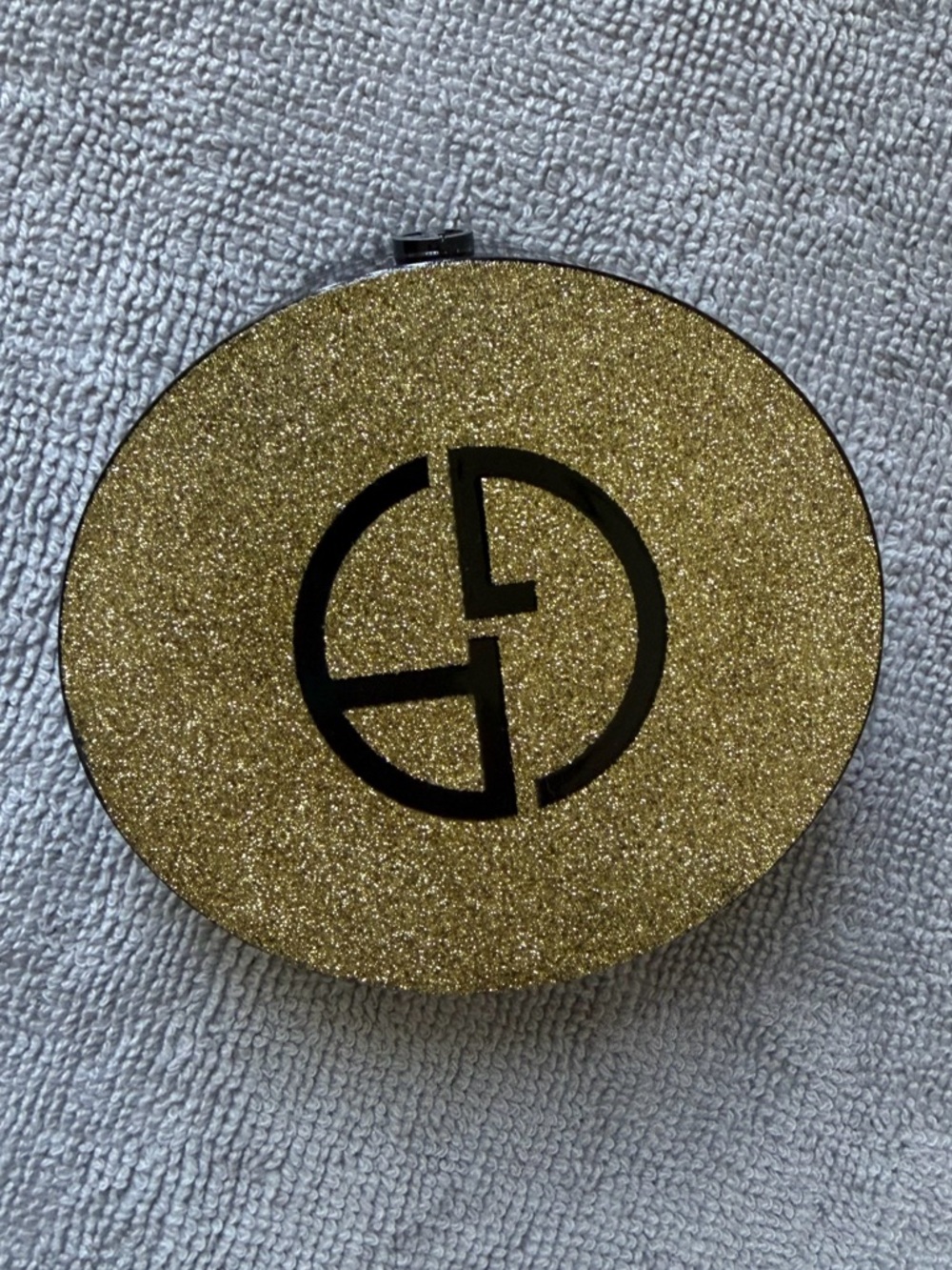Giorgio Armani Luminous Silk Golden Glow Highlighter - Picture 4 of 10